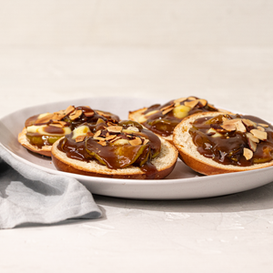 Cinnamon Bagels with Caramelised Apples